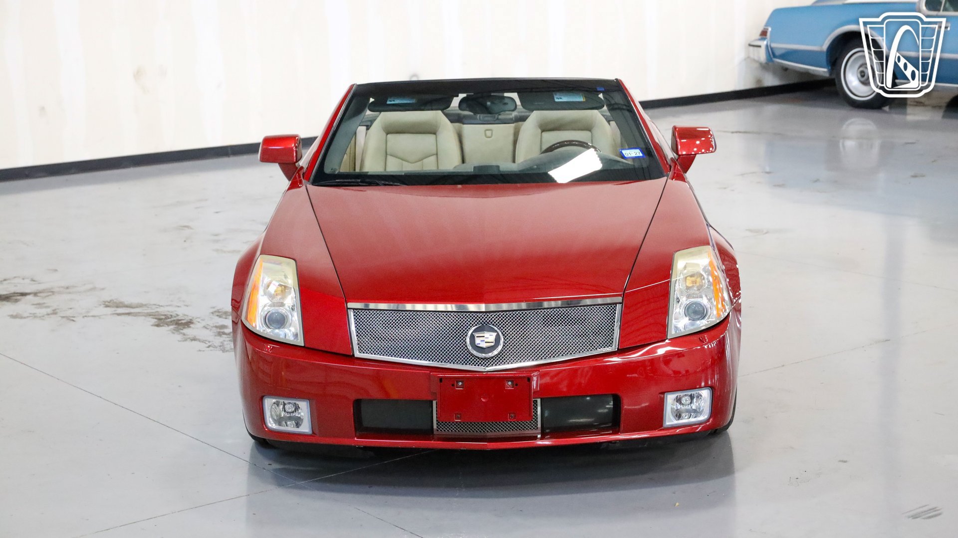 Used 2008 Cadillac XLR RWD image 3