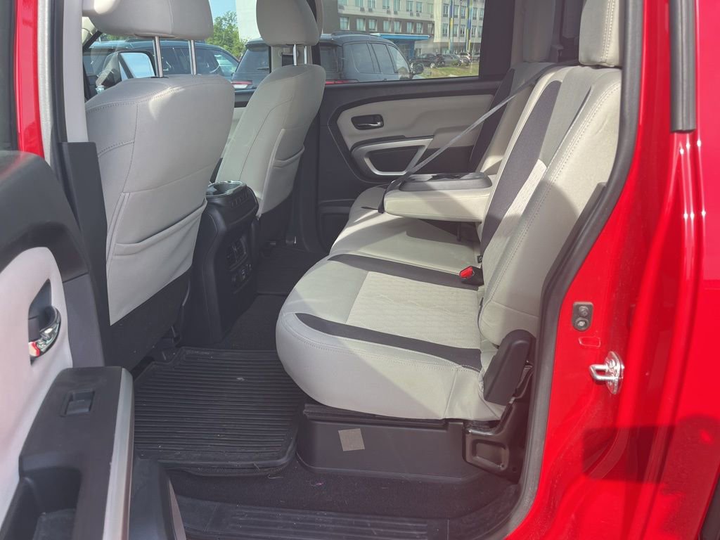 Used 2023 Nissan Titan SV w/ SV Convenience Package RWD image 17