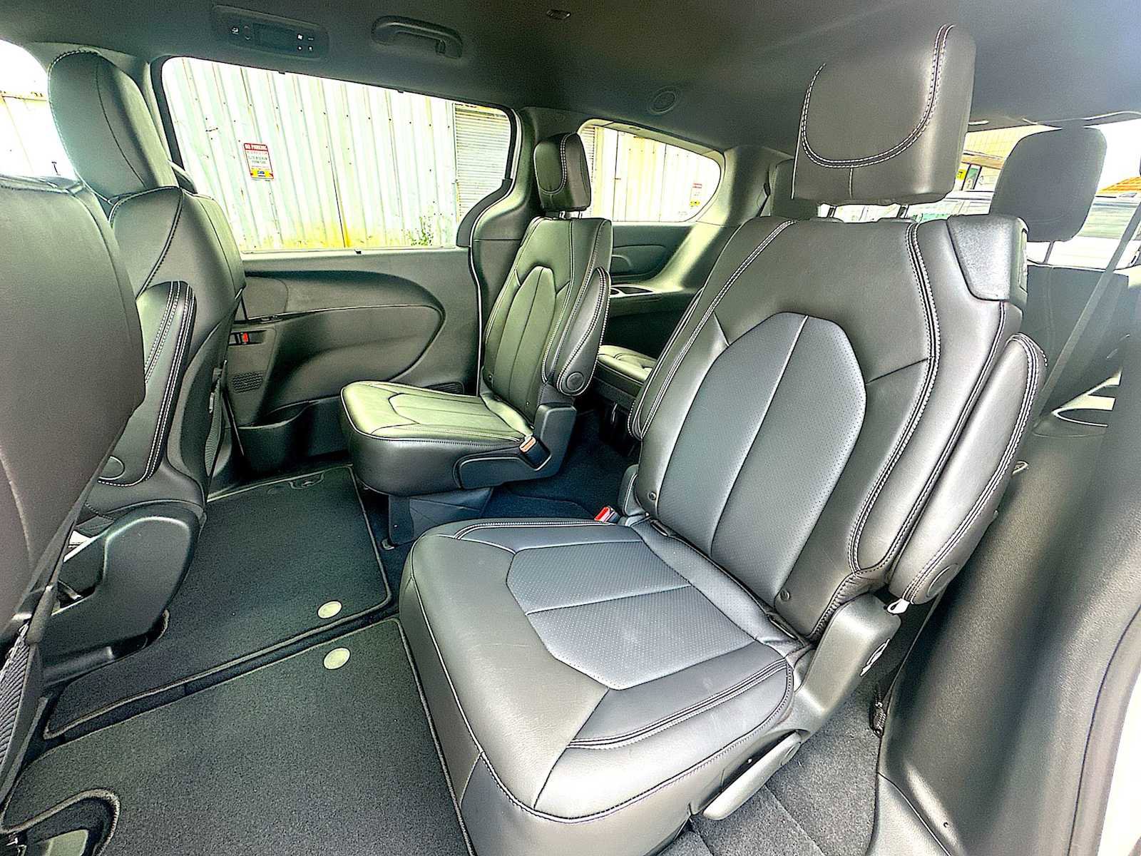 New 2026 Chrysler Voyager LX FWD image 23