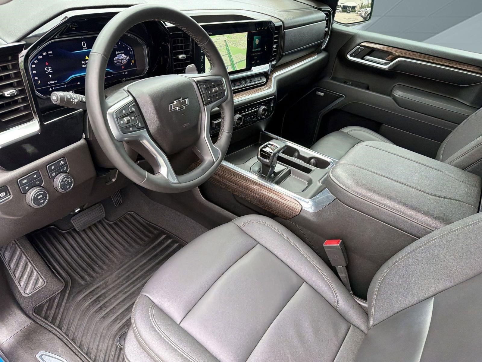 Certified 2025 Chevrolet Silverado 1500 RST AWD/4WD image 4