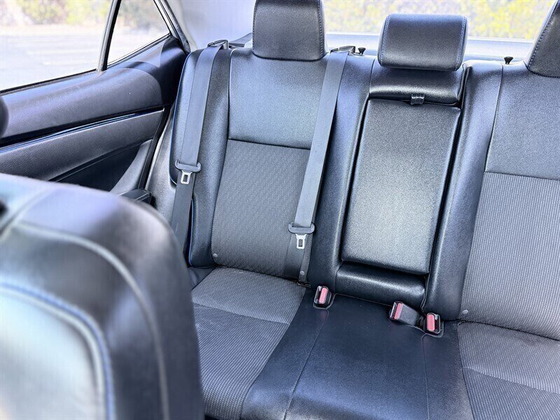 Used 2019 Toyota Corolla SE w/ Carpet Mat Package (TMS) FWD image 14