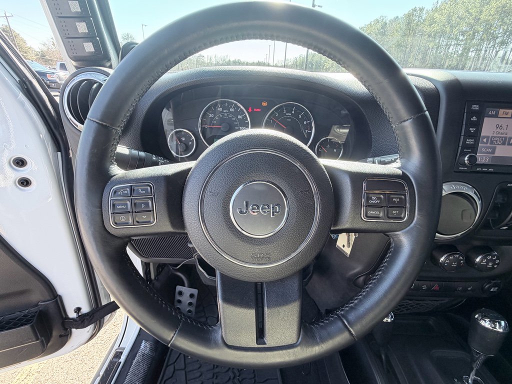 Used 2014 Jeep Wrangler Unlimited Rubicon w/ Connectivity Group image 13