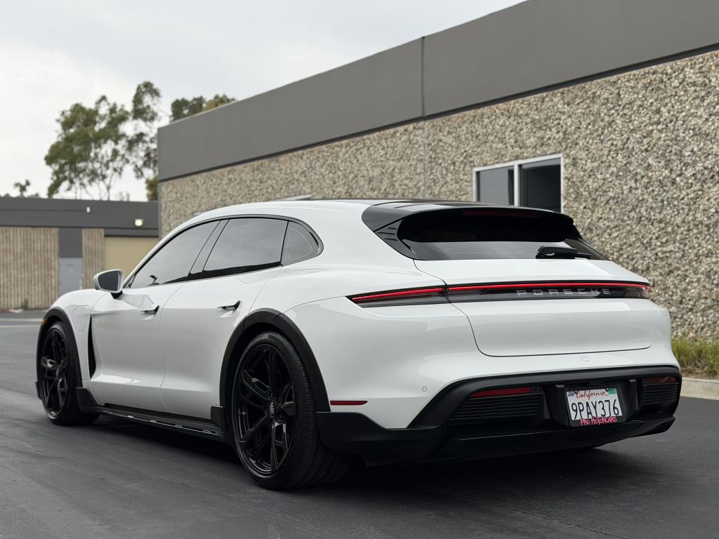 Used 2022 Porsche Taycan 4S AWD/4WD image 14