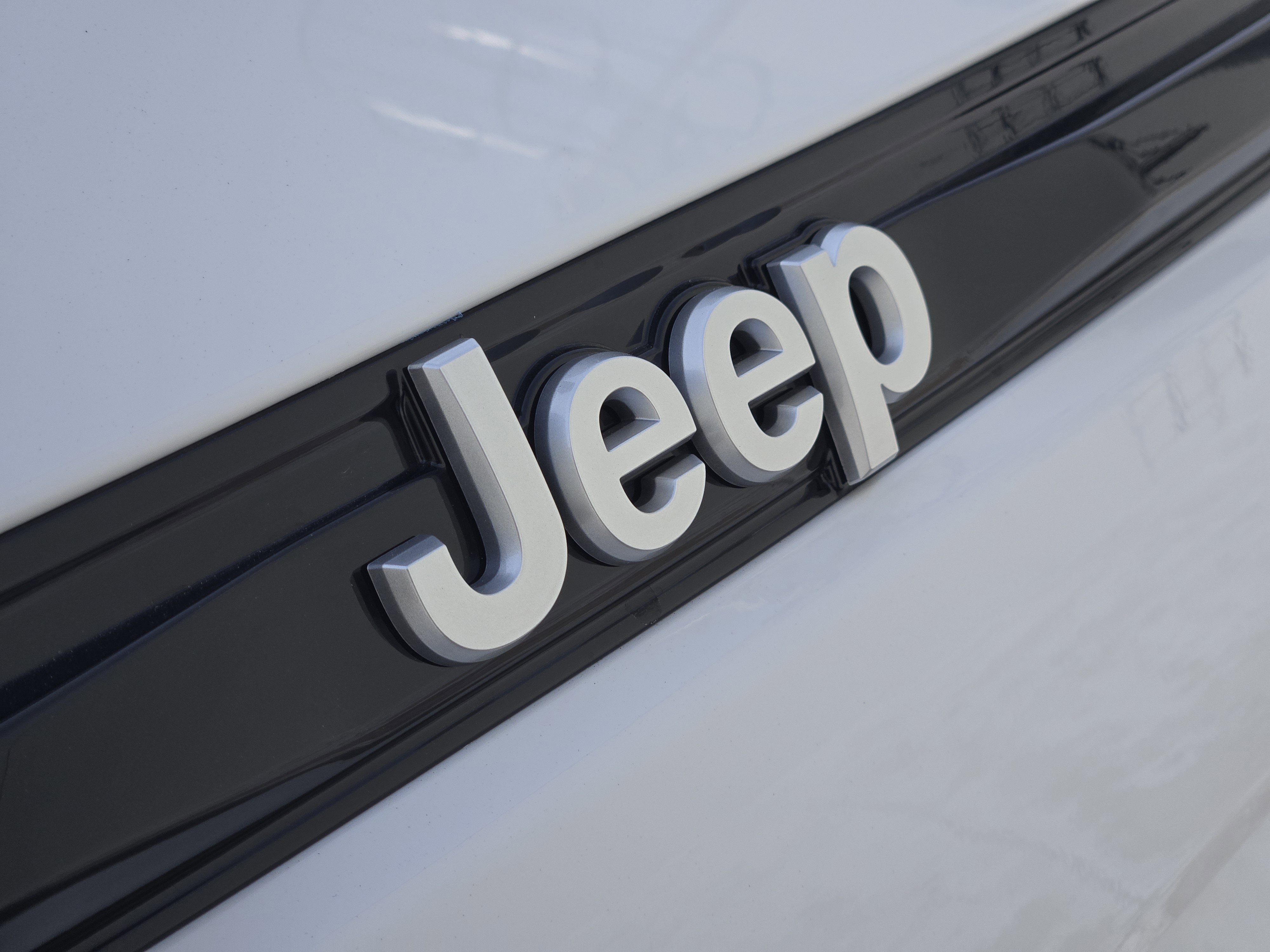 New 2026 Jeep Grand Cherokee Laredo image 7