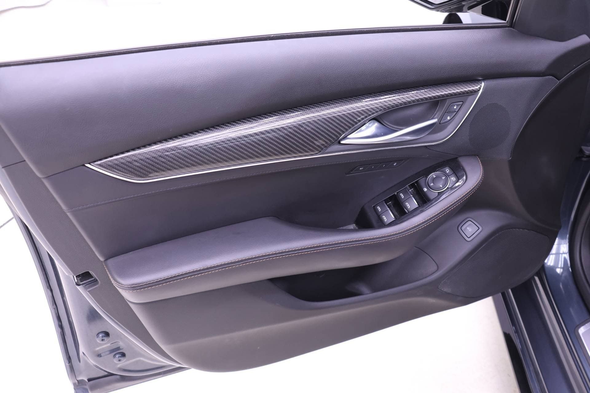 Used 2021 Cadillac CT5 Sport w/ Climate Package image 9