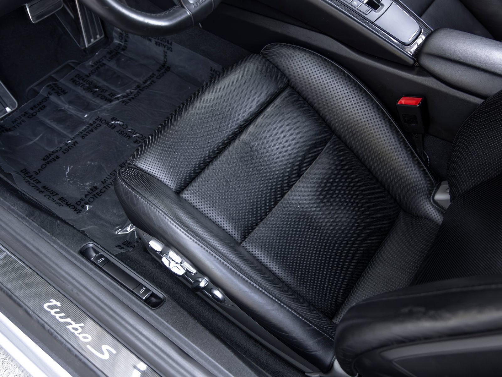 Certified 2015 Porsche 911 Turbo S AWD/4WD image 32