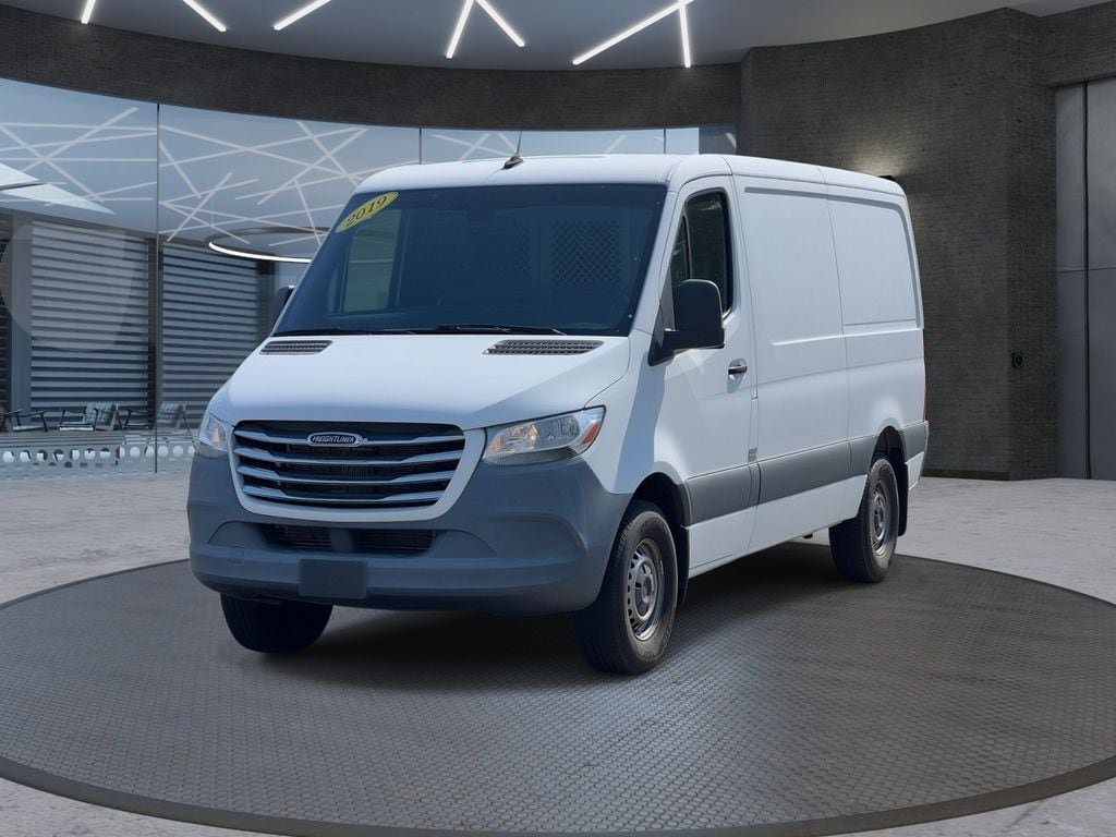Used 2019 Freightliner Sprinter 2500 w/ Driver Convenience Package RWD image 2