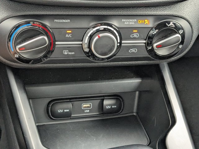 Certified 2025 Kia Soul LX w/ LX Technology Package FWD image 23