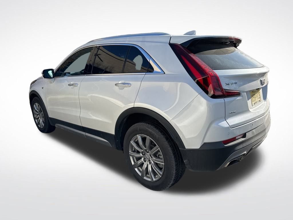 Certified 2022 Cadillac XT4 Premium Luxury w/ Enhanced Visibility Package image 4