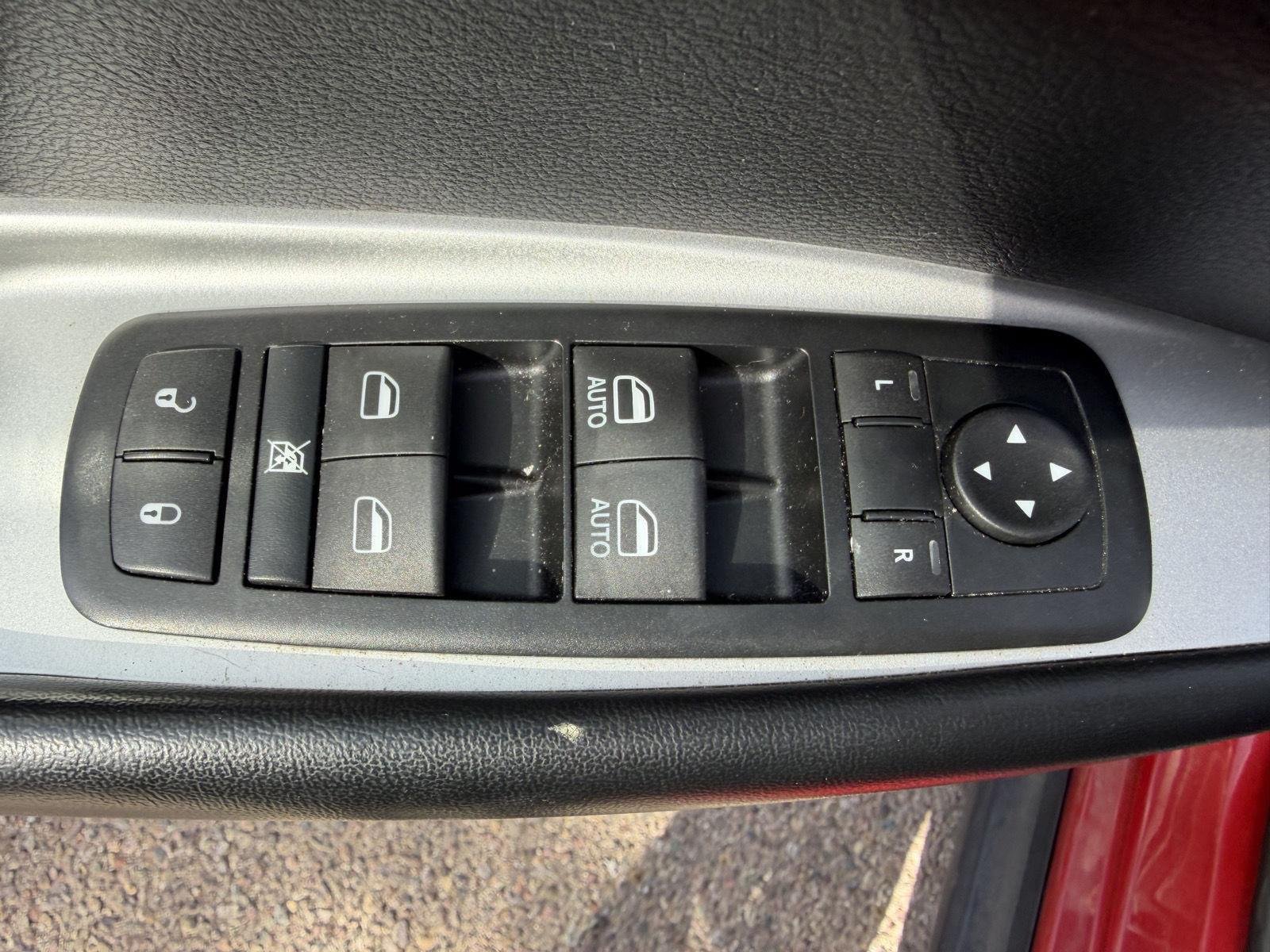 Used 2015 Dodge Journey R/T w/ Flexible Seating Group FWD image 15