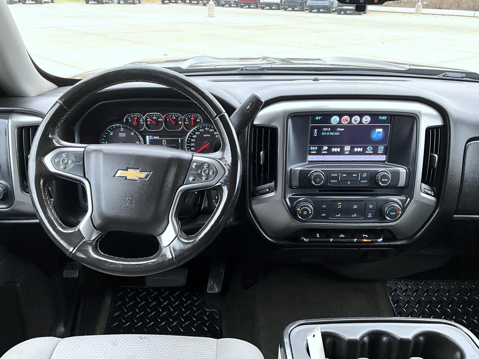 Used 2018 Chevrolet Silverado 1500 LT w/ Trailering Package AWD/4WD image 12