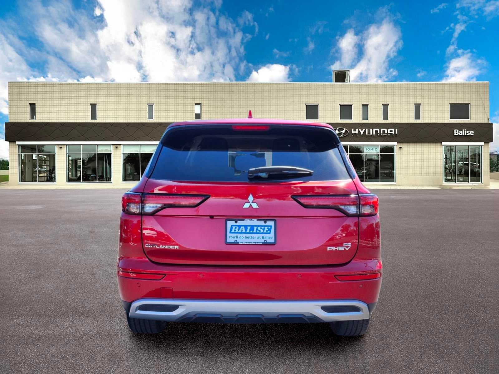 Used 2023 Mitsubishi Outlander SE AWD/4WD image 3