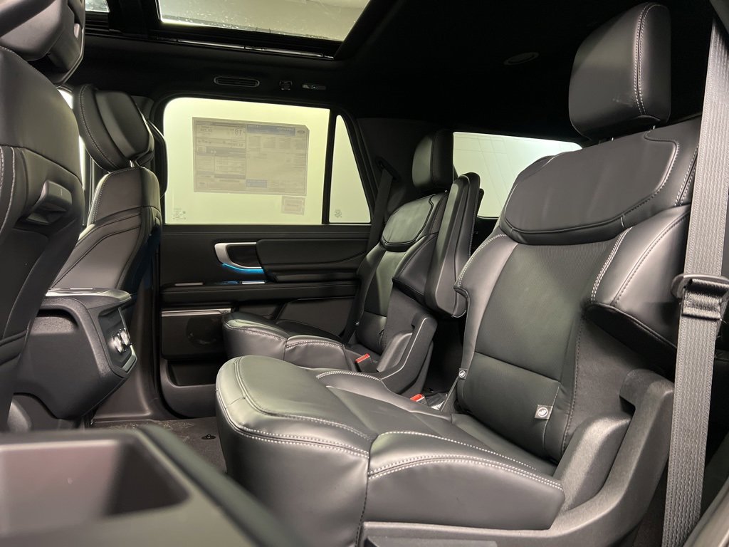 New 2026 Ford Expedition Platinum image 33