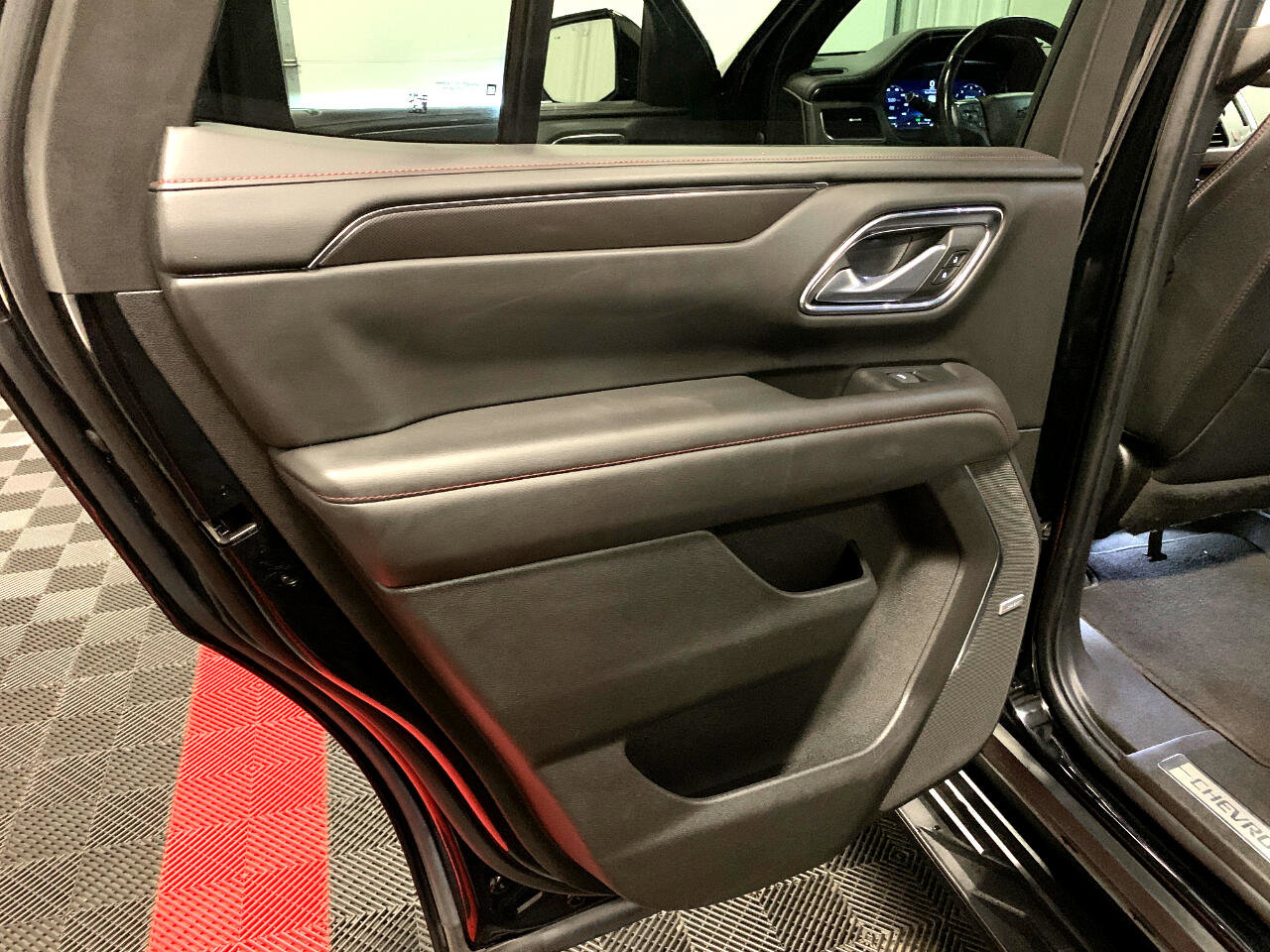 Used 2022 Chevrolet Tahoe RST w/ Luxury Package image 47