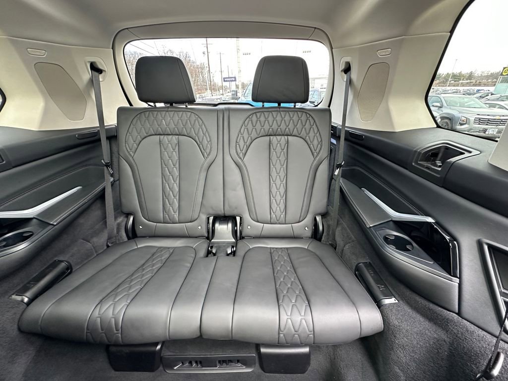 Used 2025 BMW X7 xDrive40i image 31