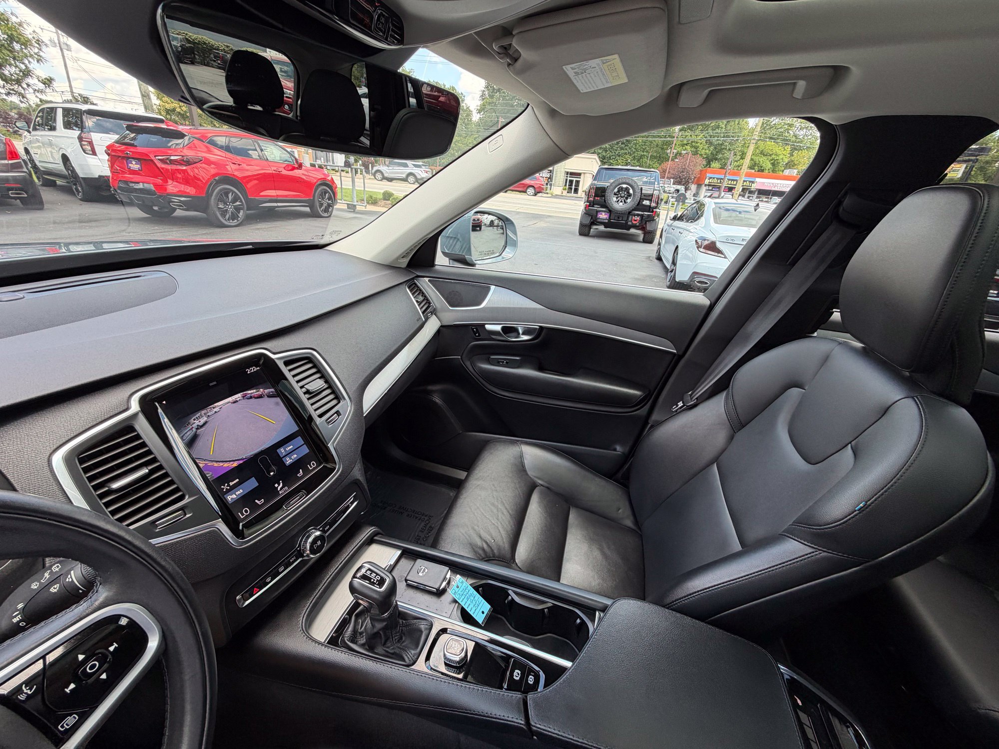 Used 2022 Volvo XC90 T5 Momentum AWD/4WD image 23