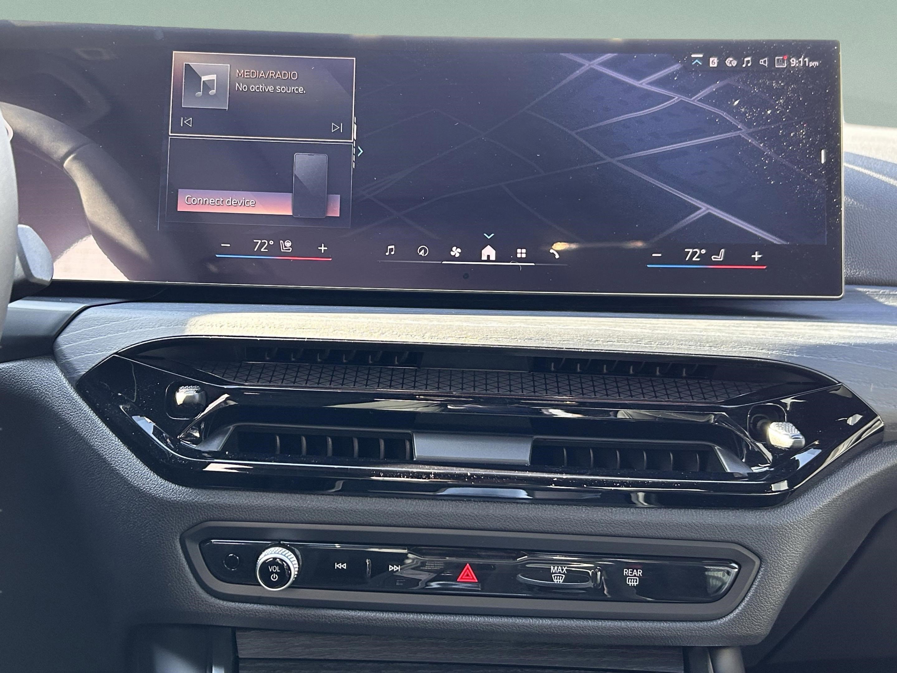 Used 2026 BMW 330i Sedan w/ Convenience Package image 15