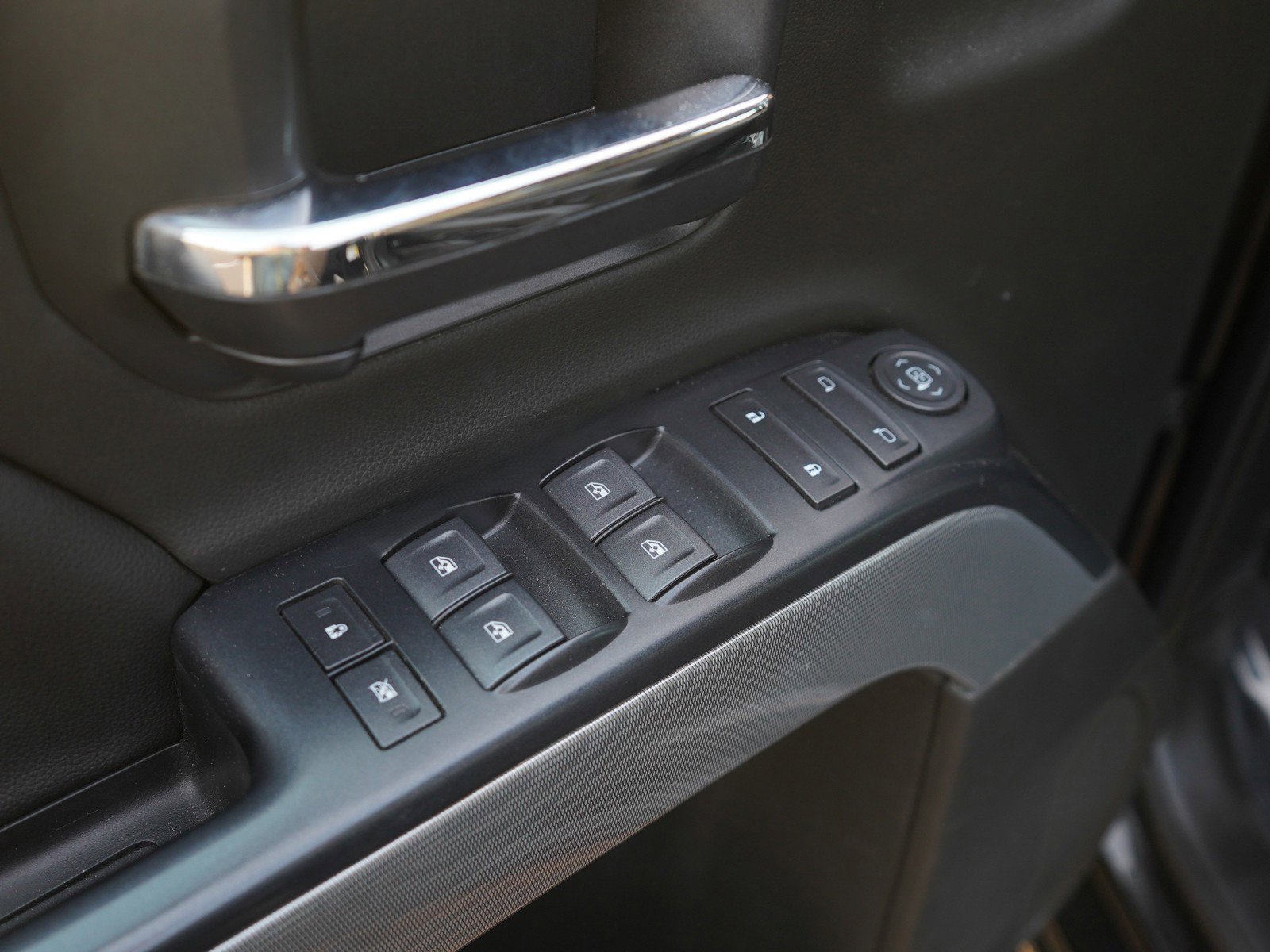 Used 2019 Chevrolet Silverado 2500 LT image 19