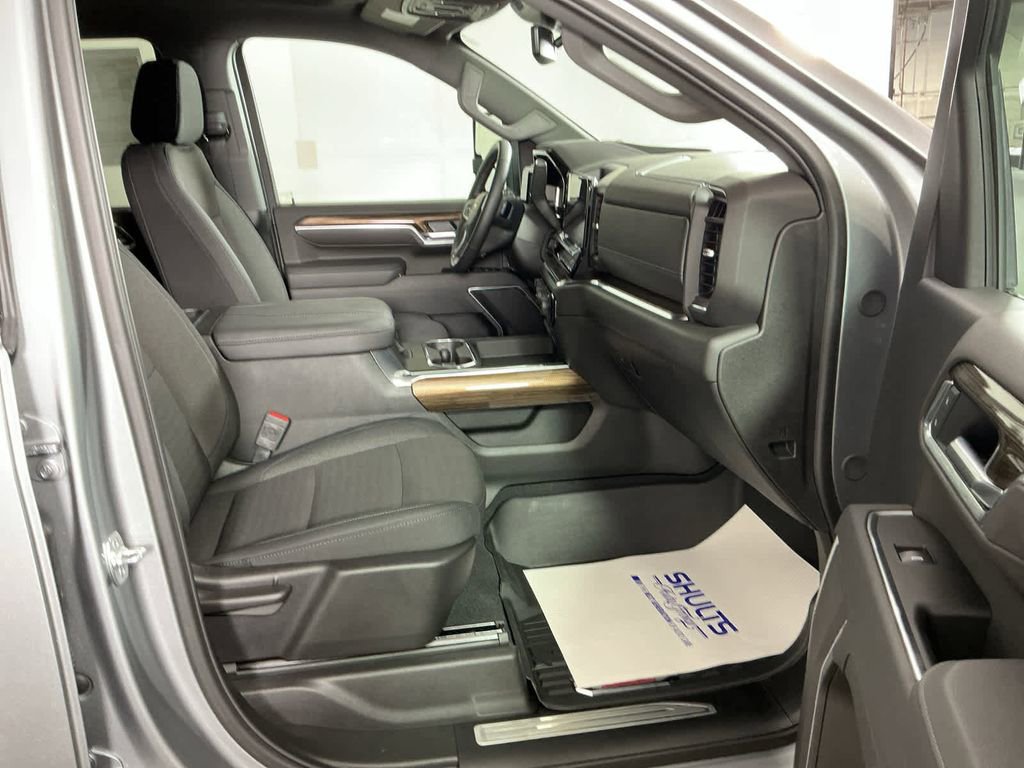 Used 2025 Chevrolet Silverado 2500 LT w/ All Star Edition image 11