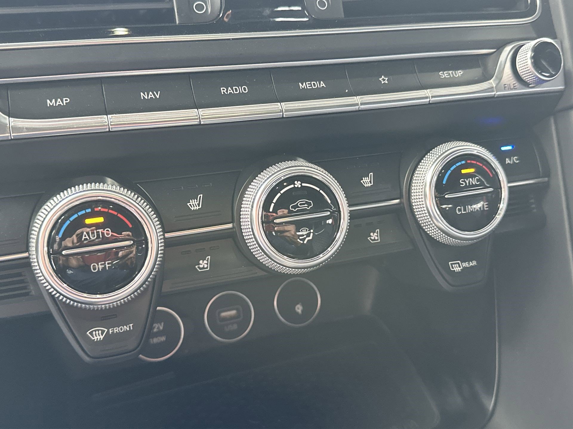 Used 2023 Genesis G70 3.3T w/ Sport Prestige Package image 17