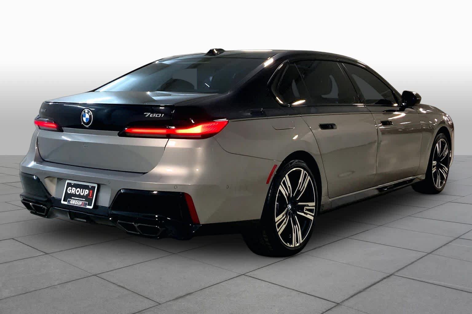 Used 2023 BMW 760i xDrive AWD/4WD image 13