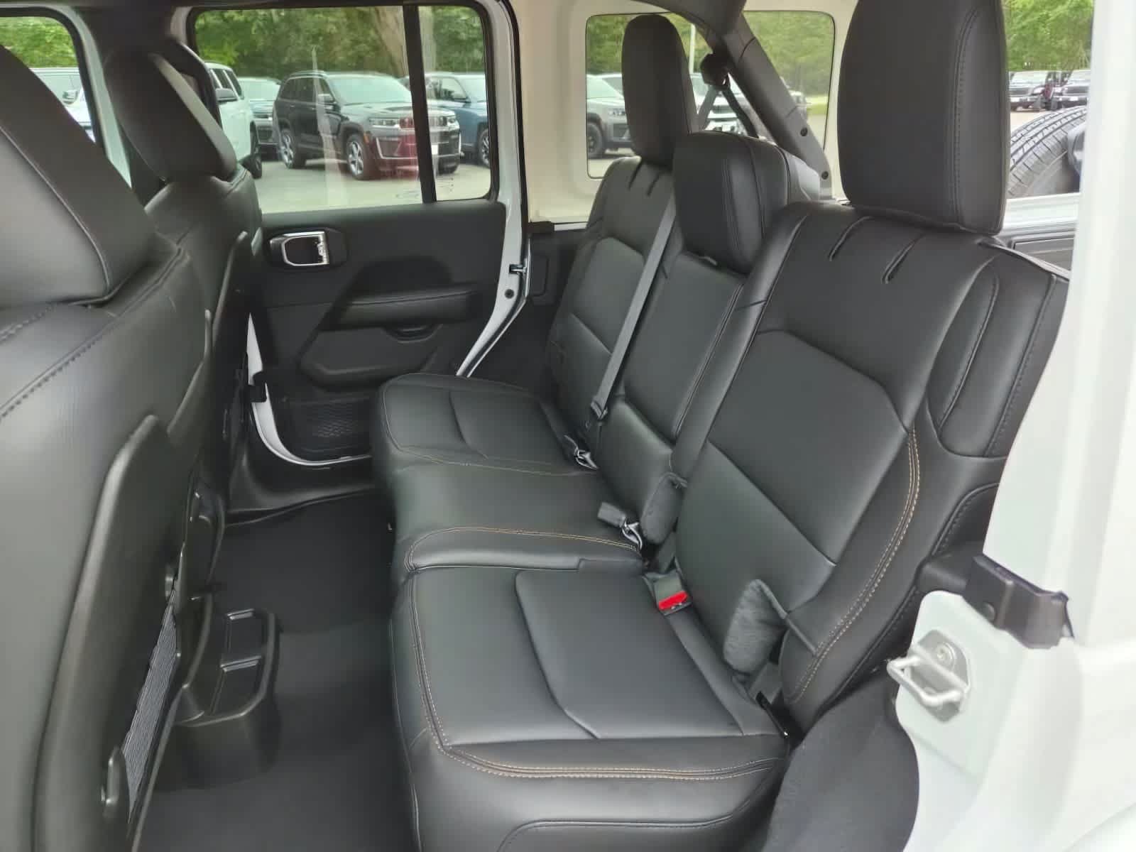 New 2027 Jeep Wrangler Unlimited Sahara AWD/4WD image 15