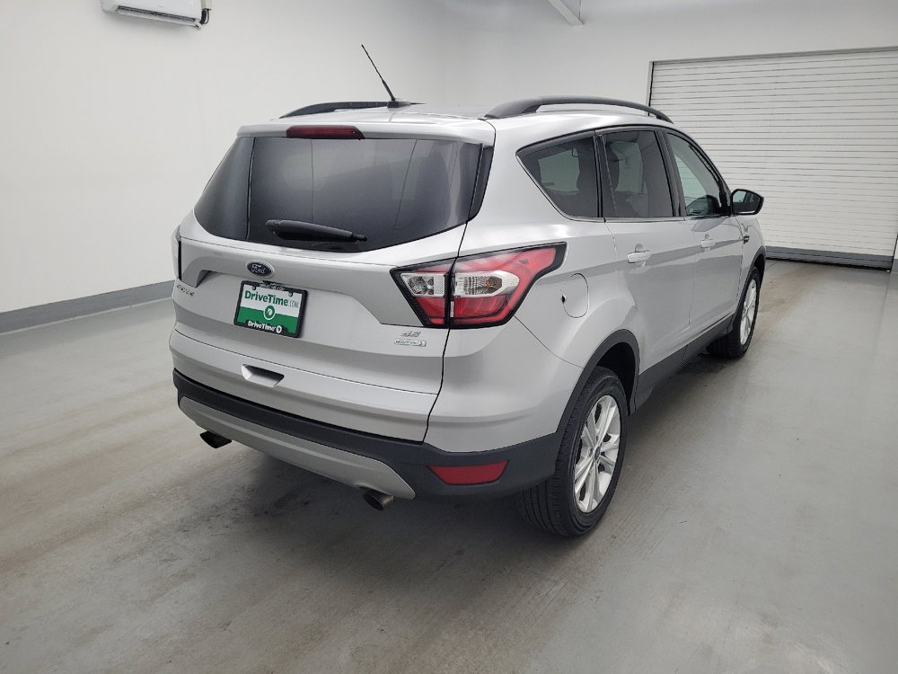 Used 2018 Ford Escape SE w/ Ford Safe & Smart Package FWD image 9