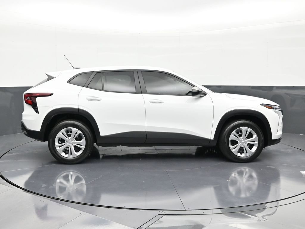 Used 2024 Chevrolet Trax LS FWD image 6