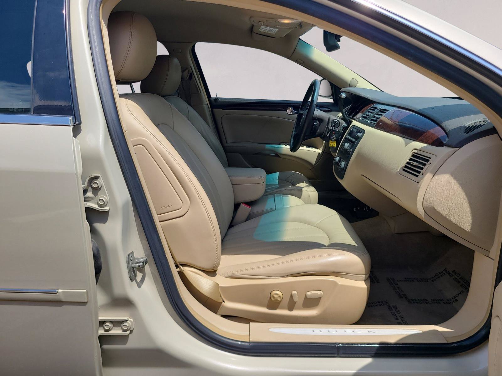 Used 2010 Buick Lucerne CXL w/ Driver Confidence Package FWD image 22