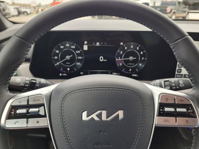 Used 2024 Kia Telluride SX w/ Towing Package FWD image 21