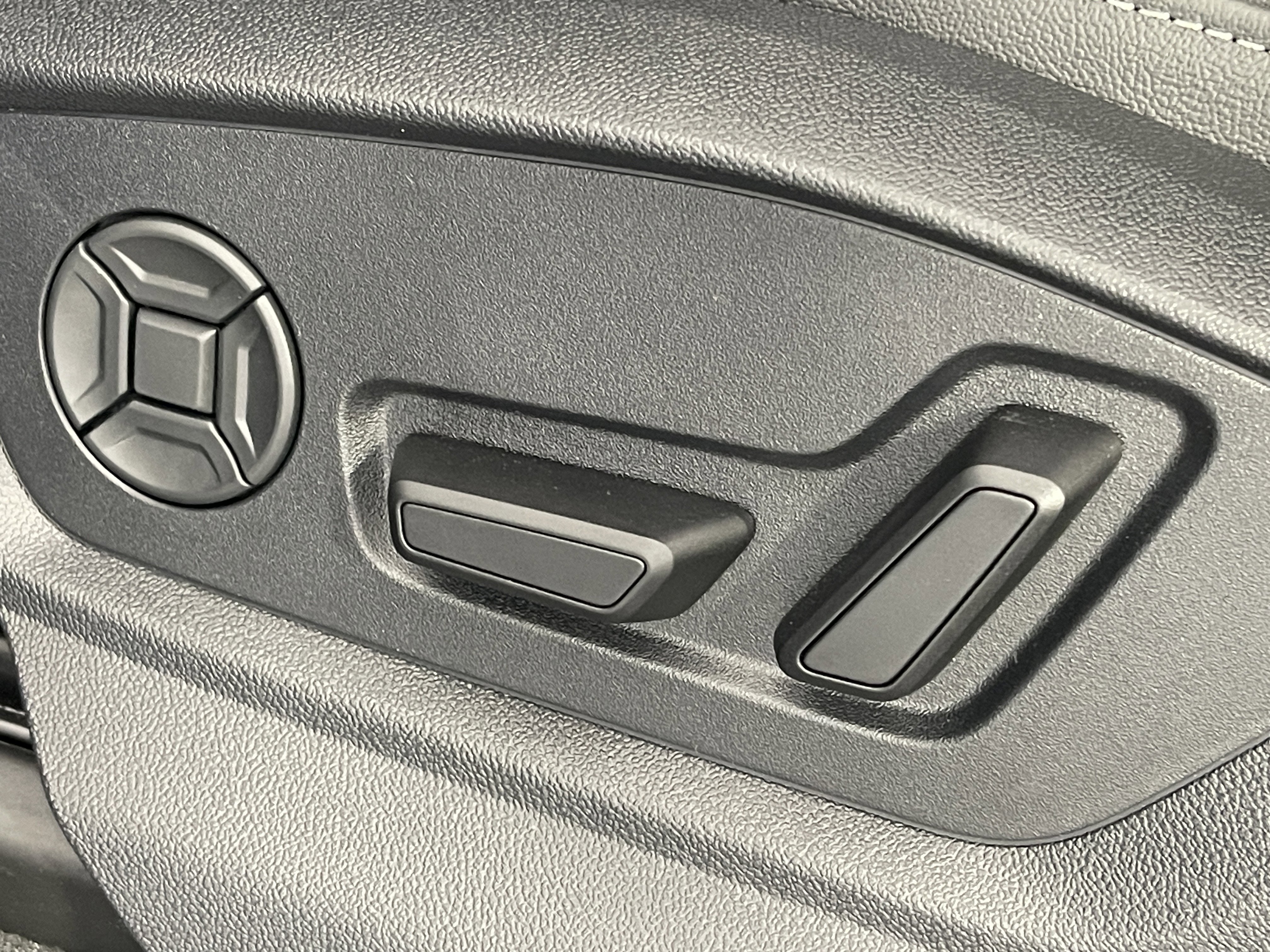 New 2025 Audi Q8 Premium Plus image 23