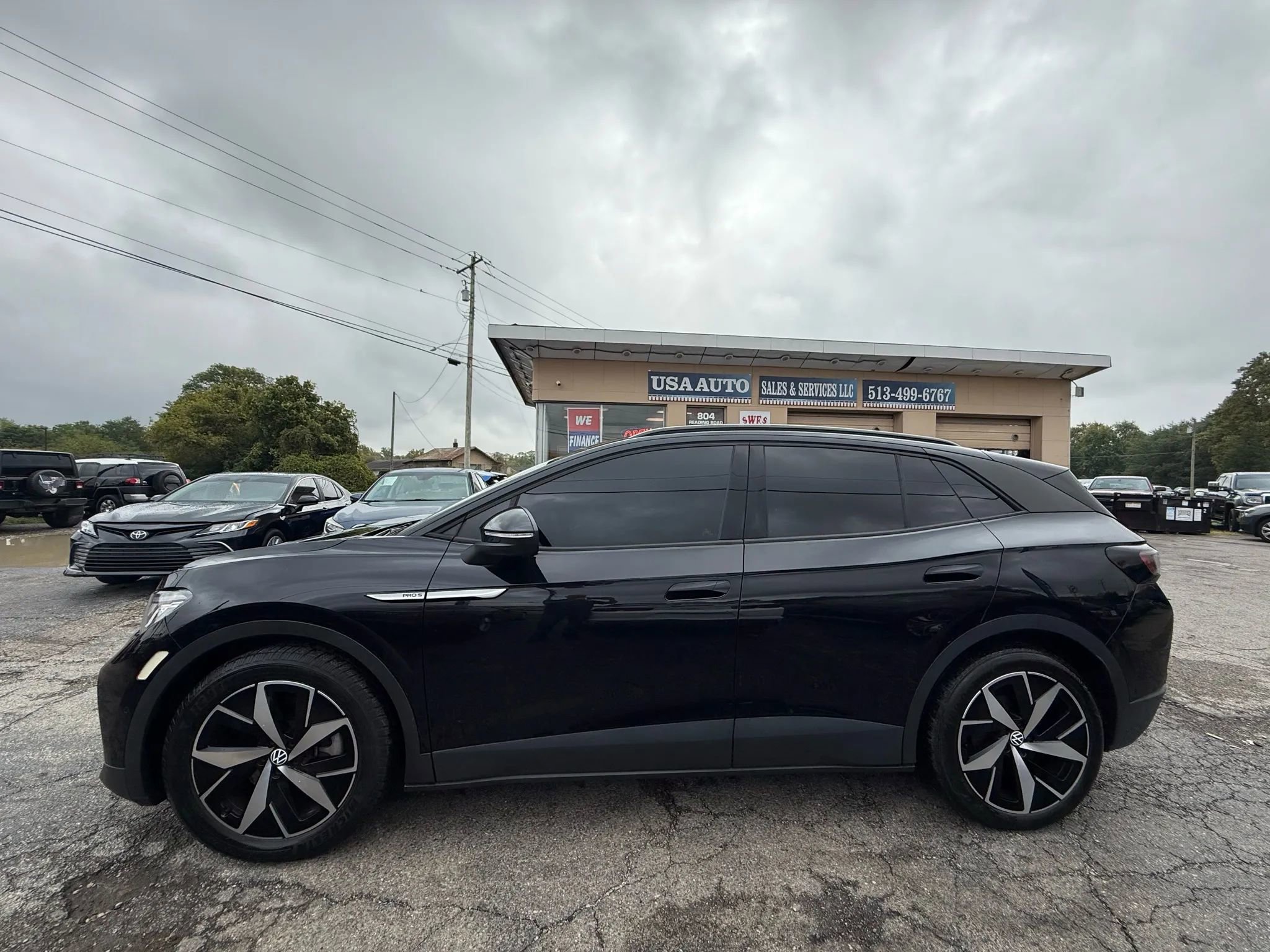 Used 2023 Volkswagen ID.4 Pro S image 3