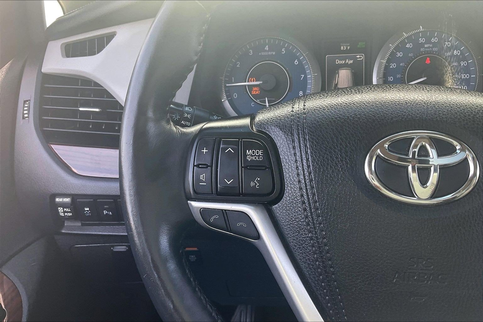 Used 2019 Toyota Sienna Limited Premium FWD image 23