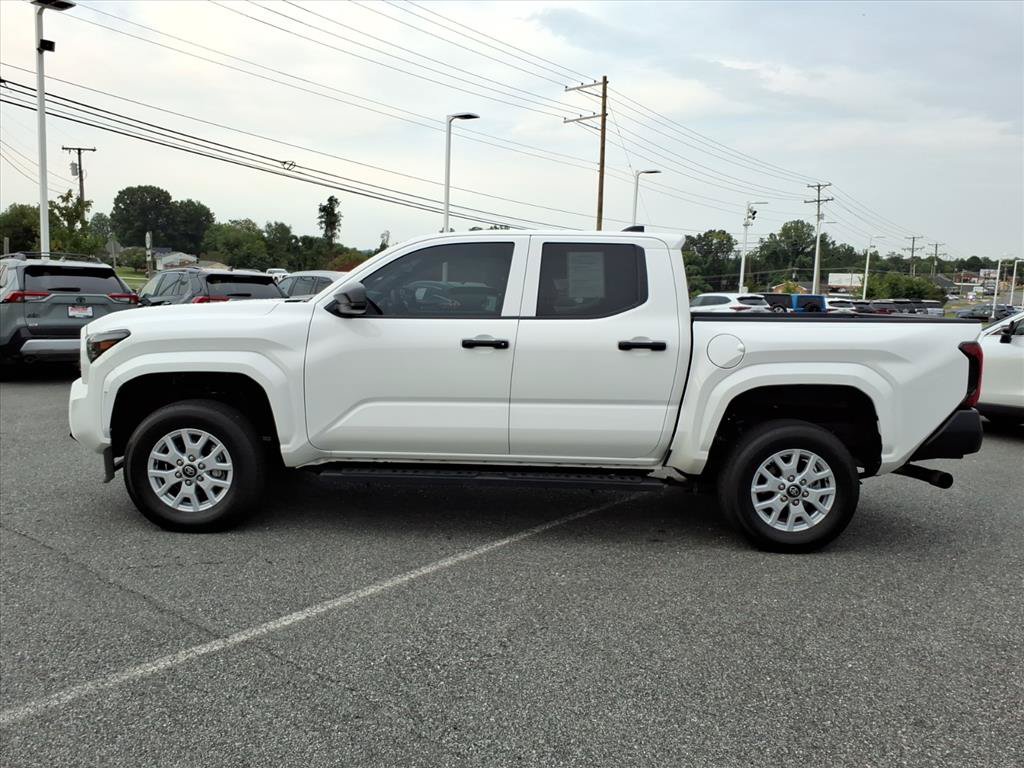 Used 2024 Toyota Tacoma SR AWD/4WD image 14