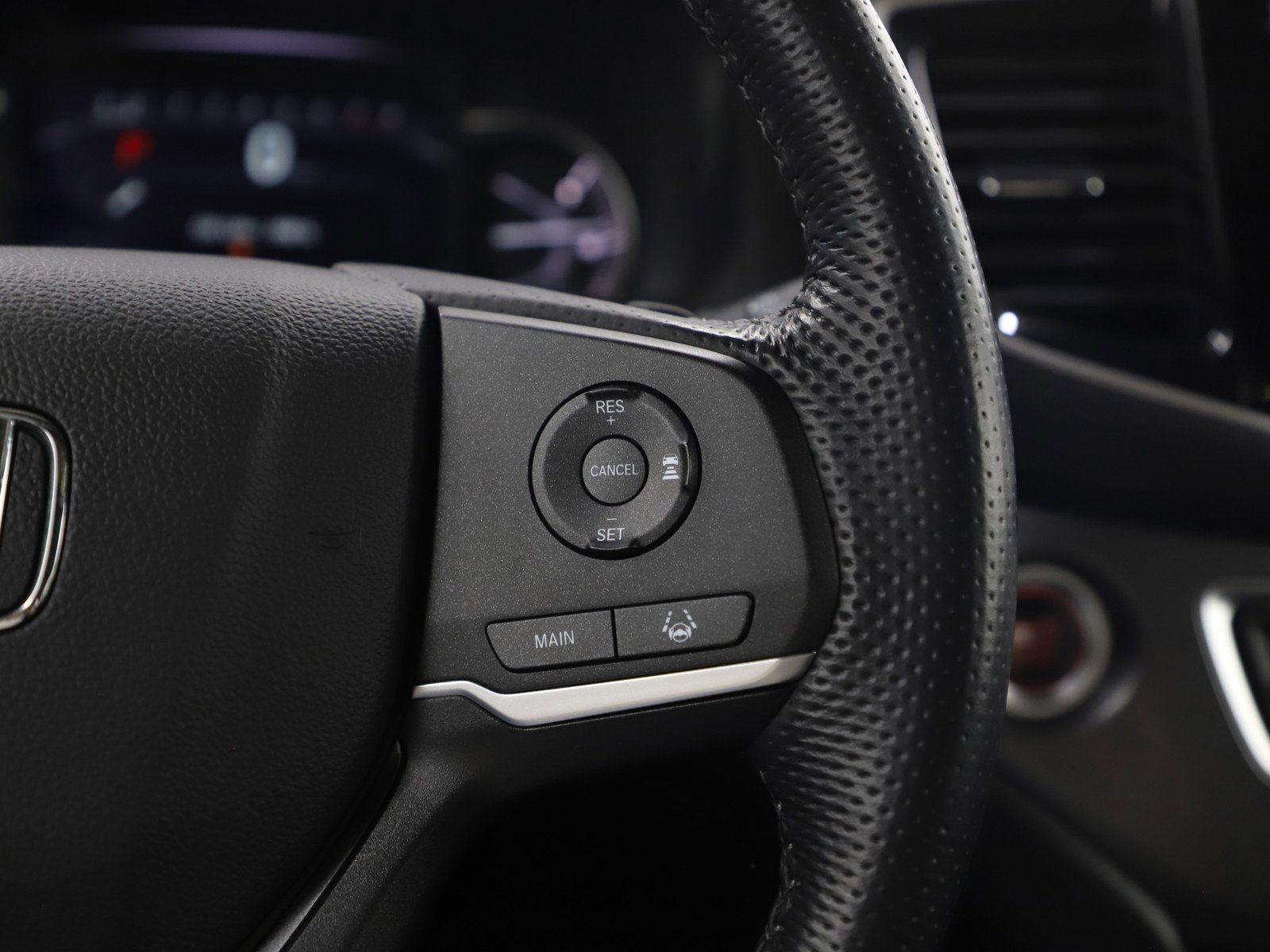 Used 2024 Honda Passport EX-L image 28