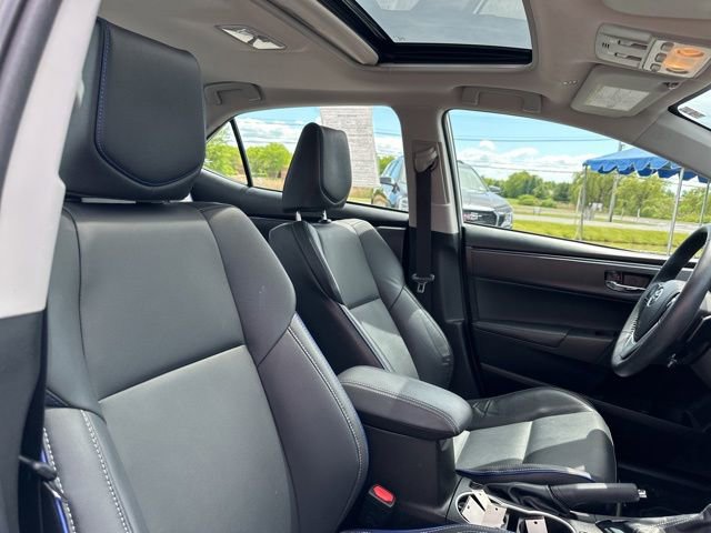 Used 2018 Toyota Corolla XSE FWD image 17