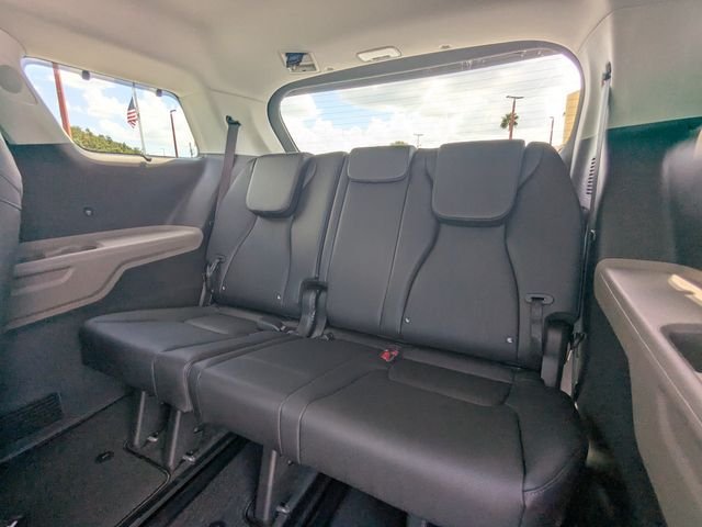 New 2026 Kia Carnival EX FWD image 16