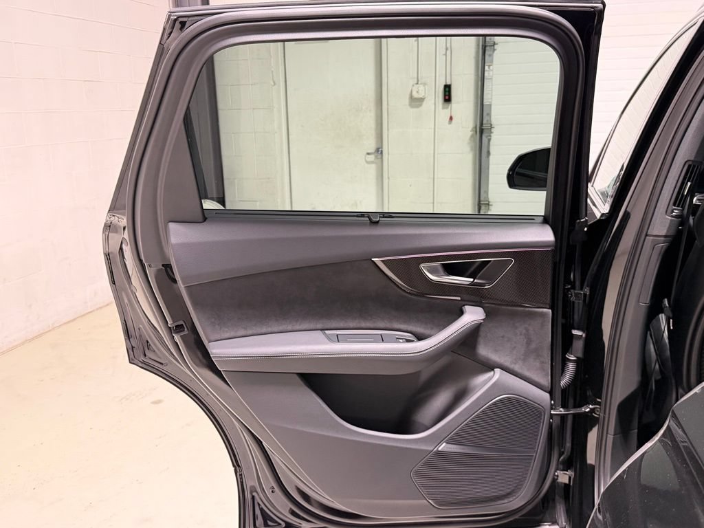 Used 2024 Audi SQ7 Premium Plus AWD/4WD image 39
