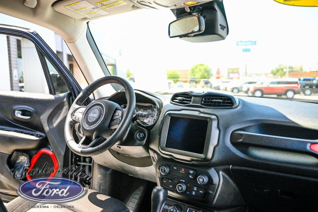 Used 2022 Jeep Renegade Trailhawk image 15