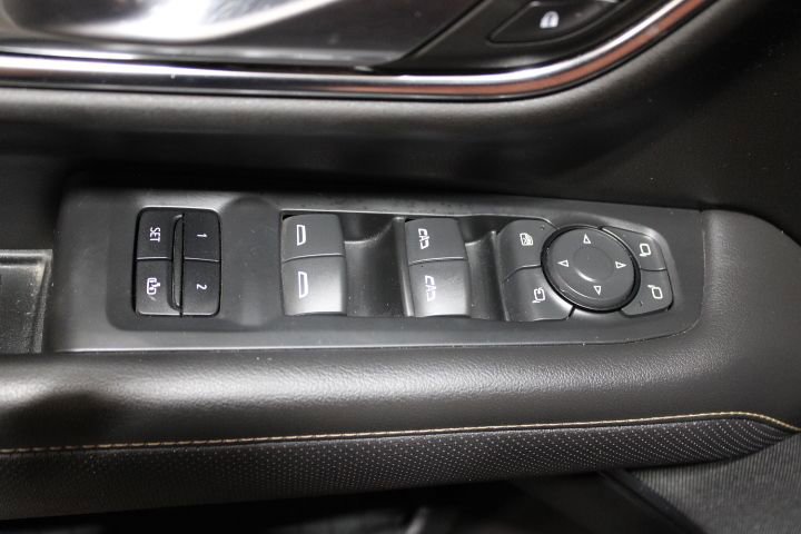 Used 2021 GMC Yukon AT4 image 15