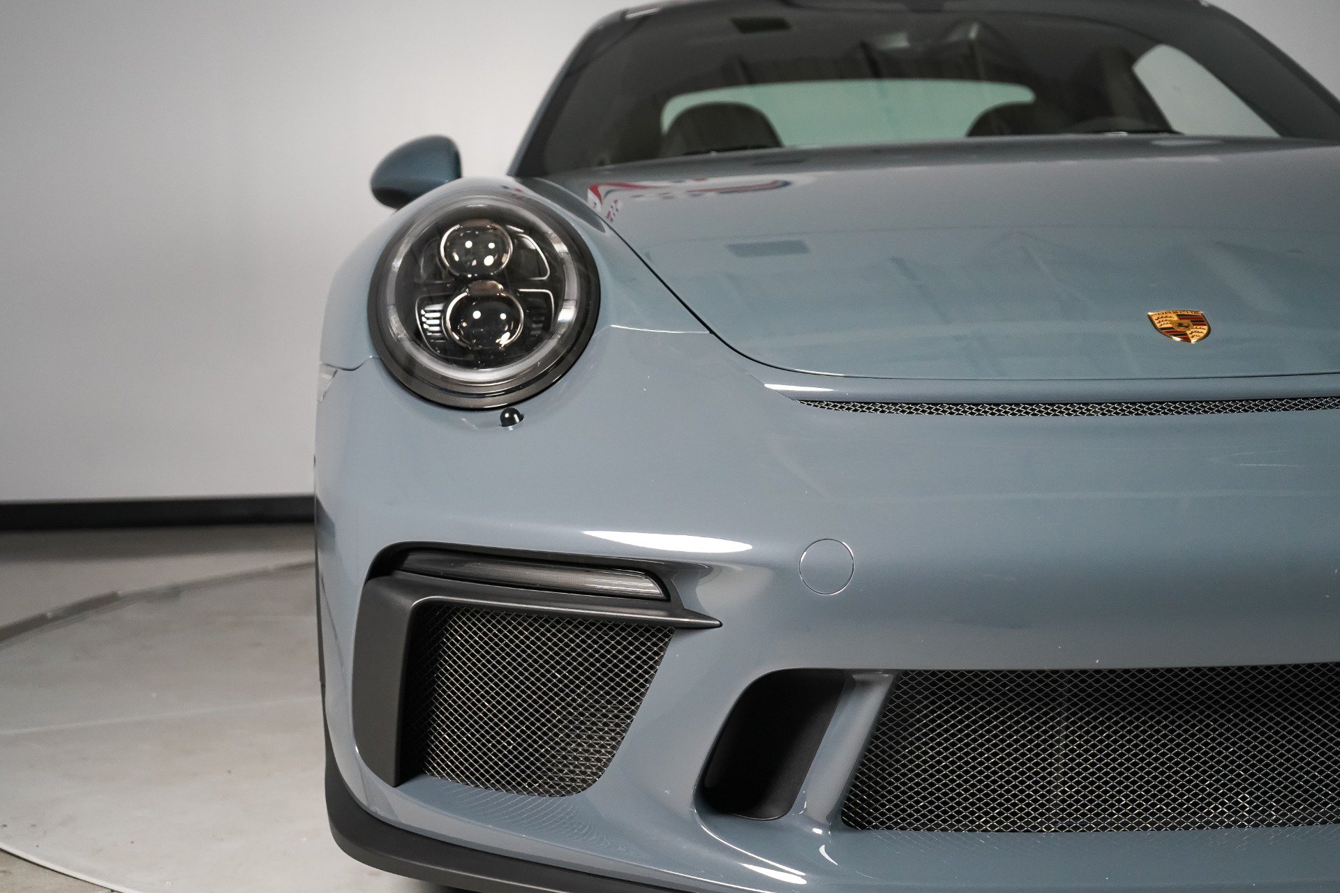 Used 2018 Porsche 911 GT3 RWD image 52