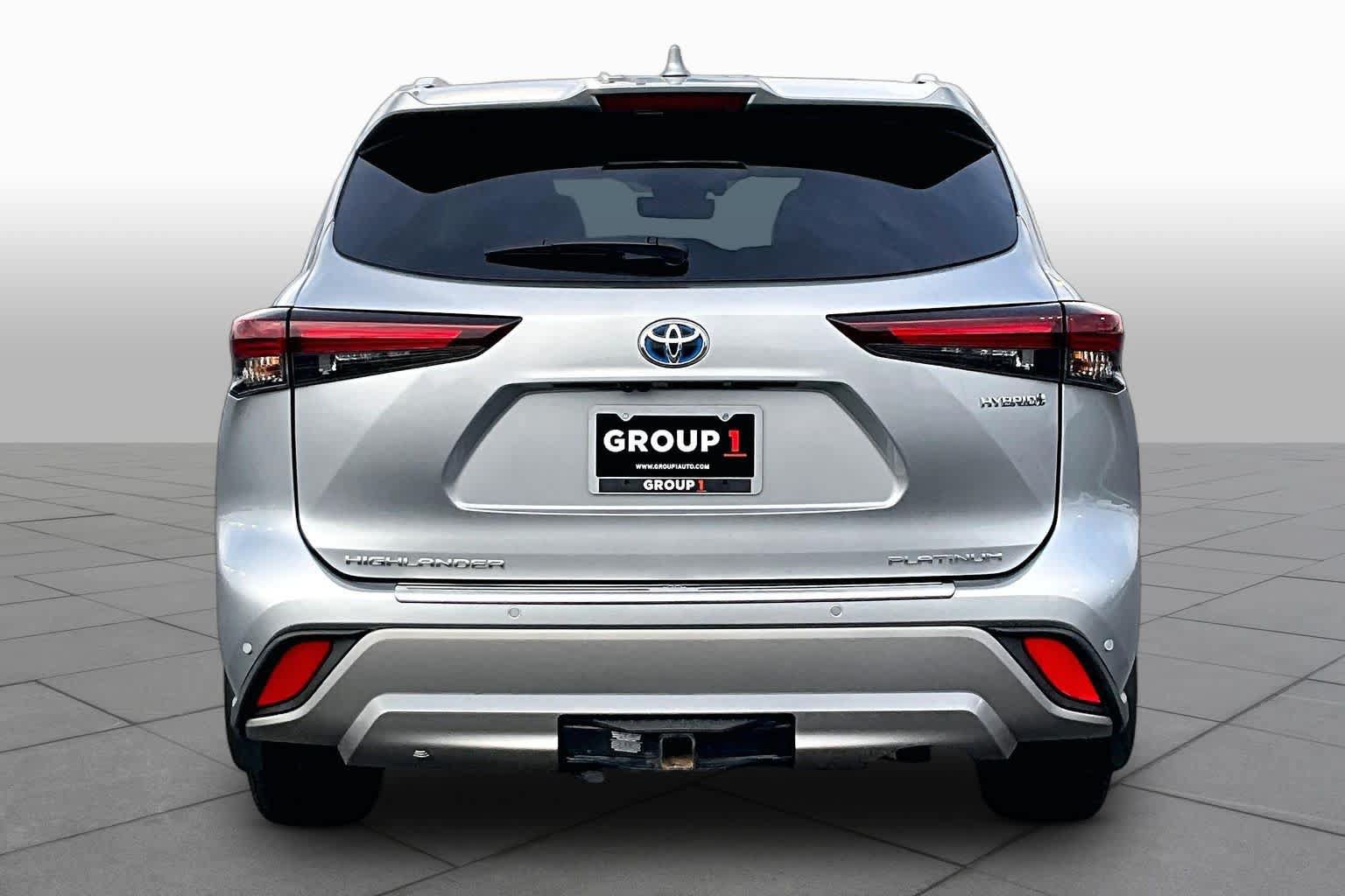 Used 2024 Toyota Highlander Platinum AWD/4WD image 5