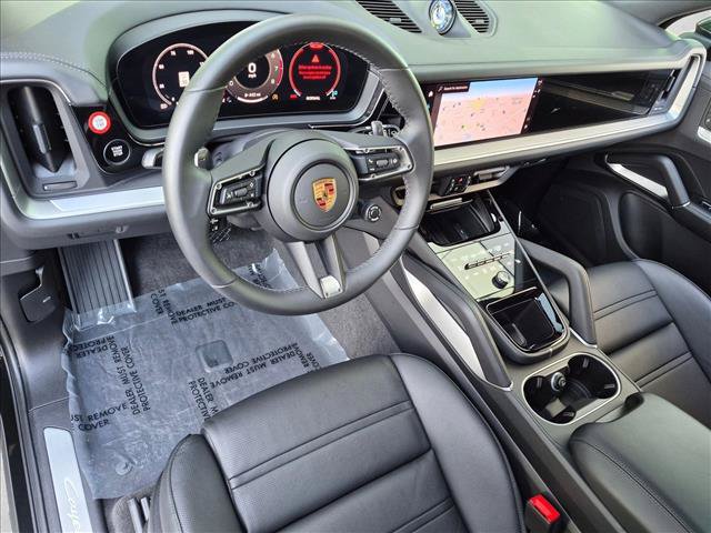Used 2025 Porsche Cayenne AWD/4WD image 10
