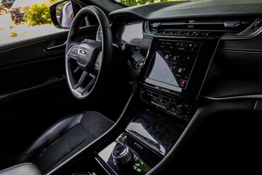 Used 2023 Jeep Grand Cherokee L Laredo image 27