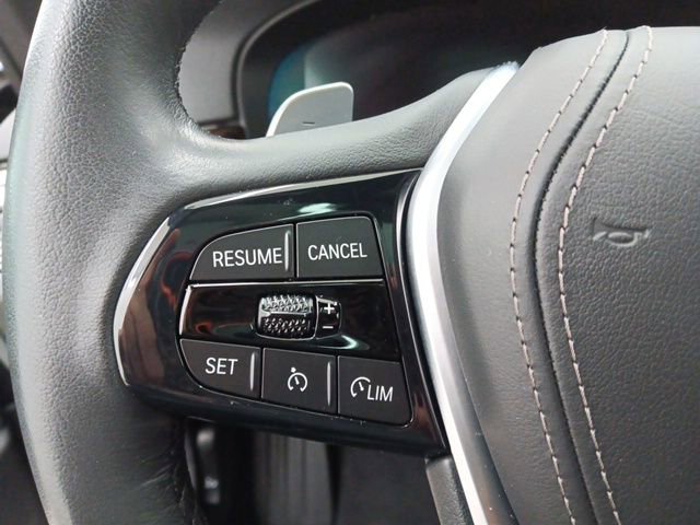 Used 2023 BMW 530e xDrive w/ Convenience Package image 12