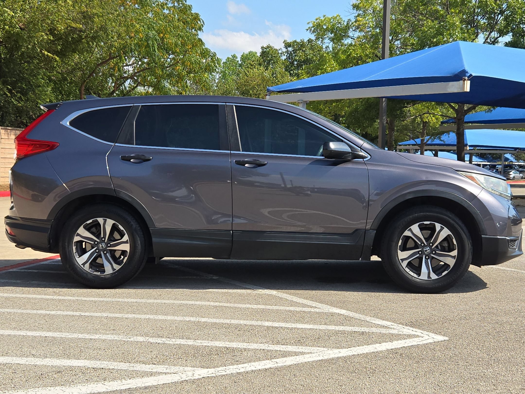 Used 2017 Honda CR-V LX image 2