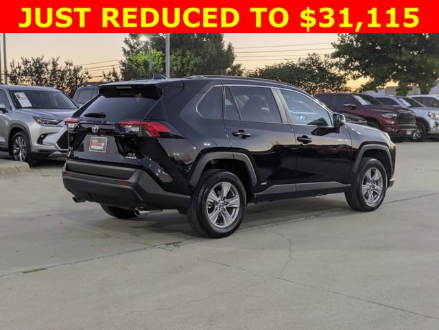 Used 2022 Toyota RAV4 XLE image 5