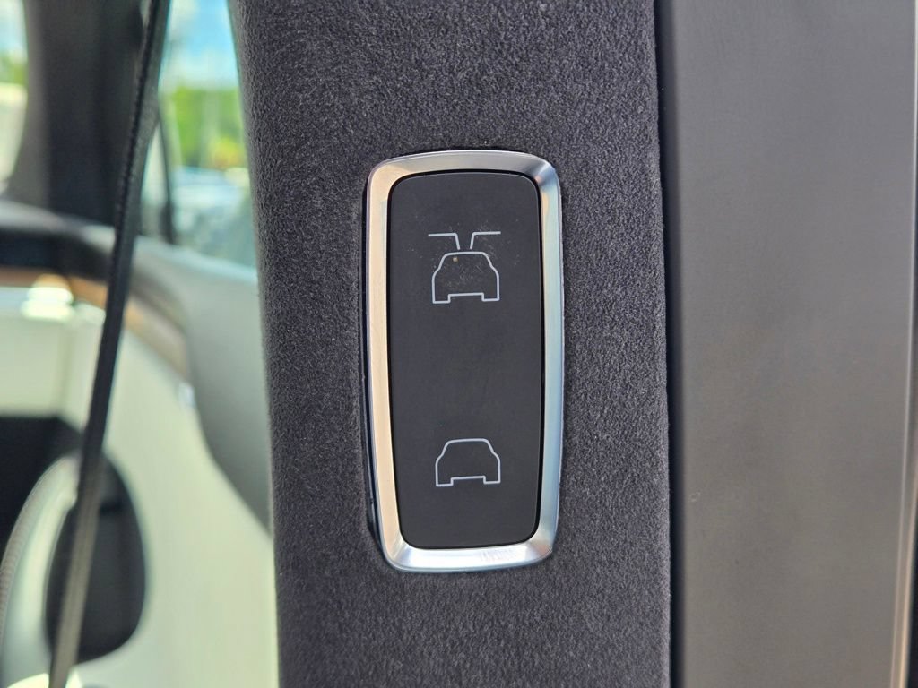 Used 2022 Tesla Model X AWD/4WD image 44