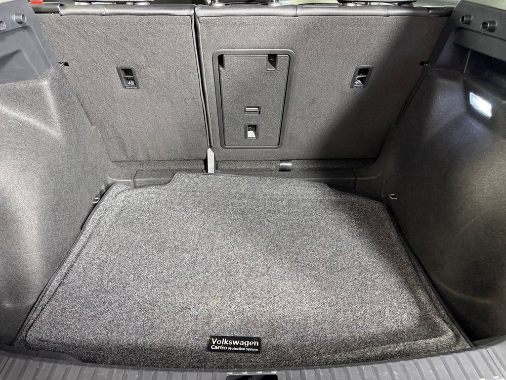 Used 2025 Volkswagen Taos SE w/ Panoramic Sunroof Package FWD image 28