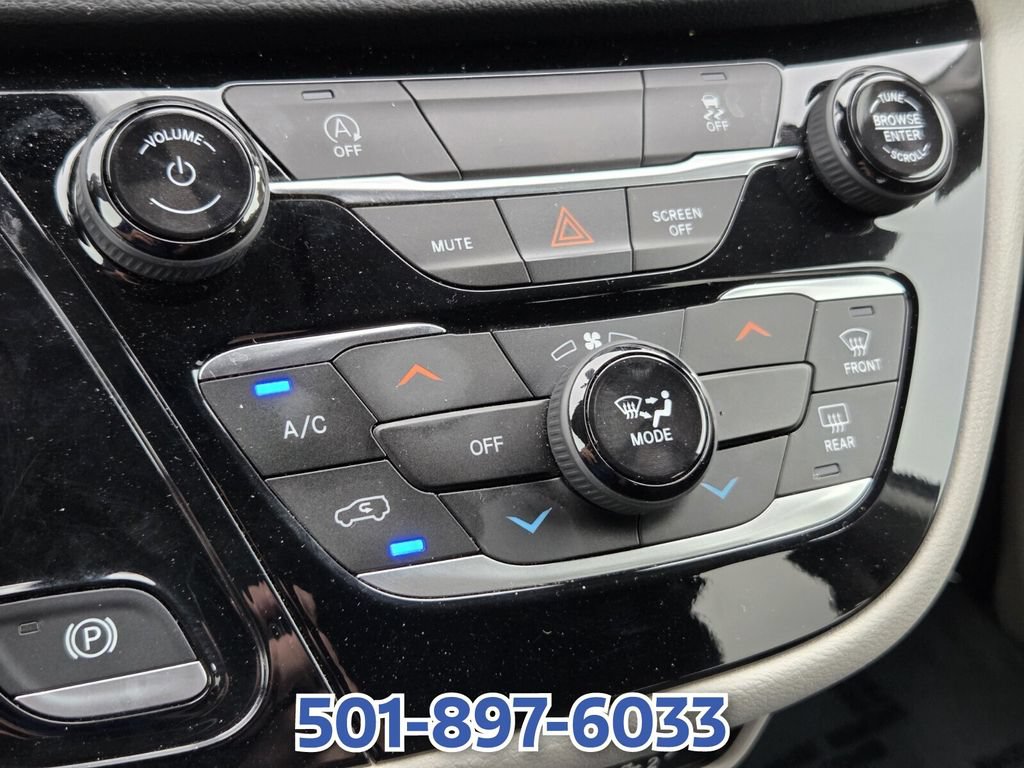 Used 2022 Chrysler Voyager LX FWD image 20